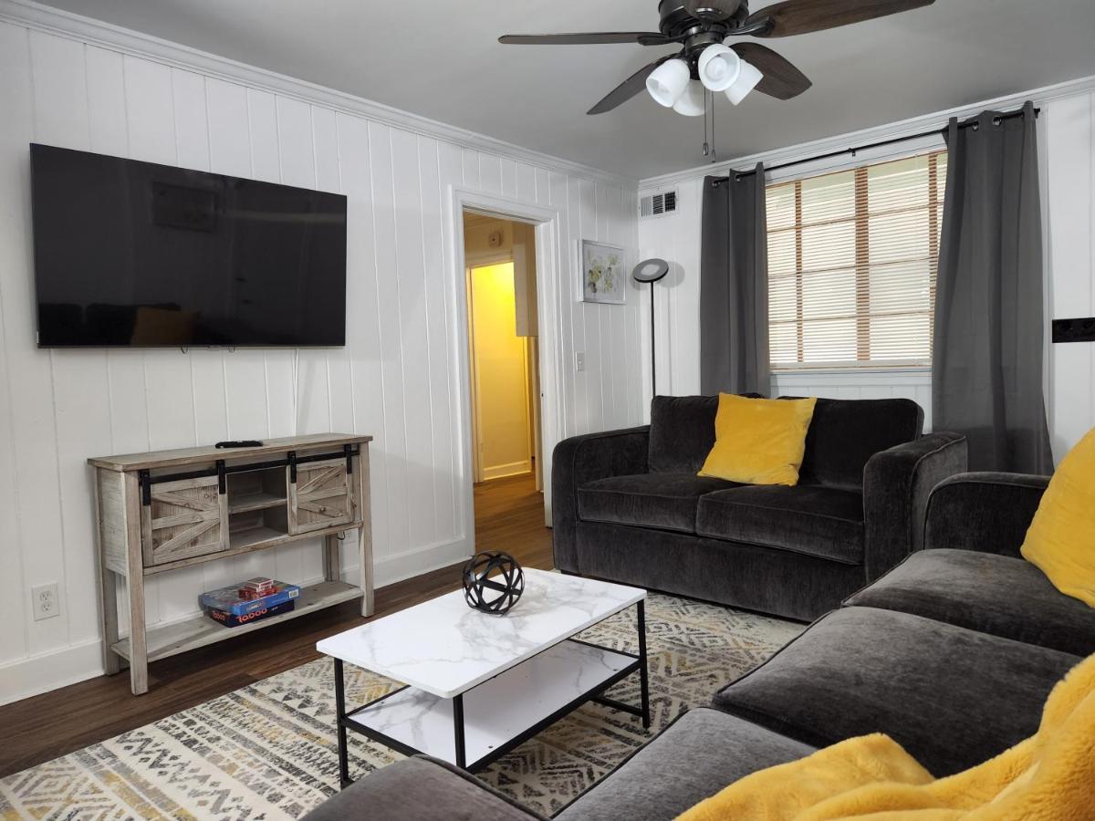 Spacious Centrally Located 3 Bed 2 Bath - Sleeps 8 Montgomery Exteriér fotografie