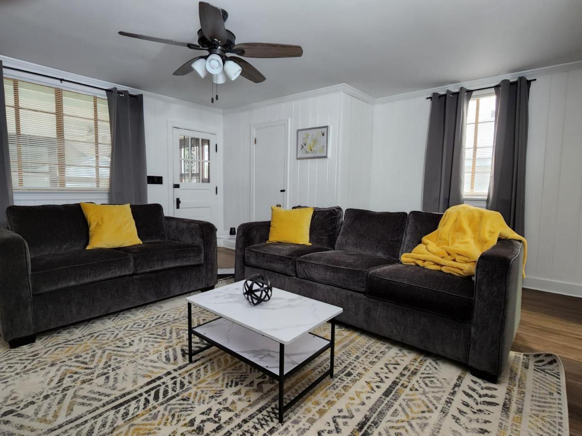 Spacious Centrally Located 3 Bed 2 Bath - Sleeps 8 Montgomery Exteriér fotografie